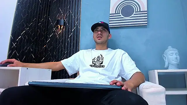 Liam crox online show from 01-02-25, 12:46