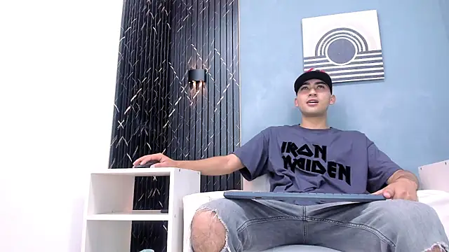 Liam crox online show from 01-07-25, 09:14