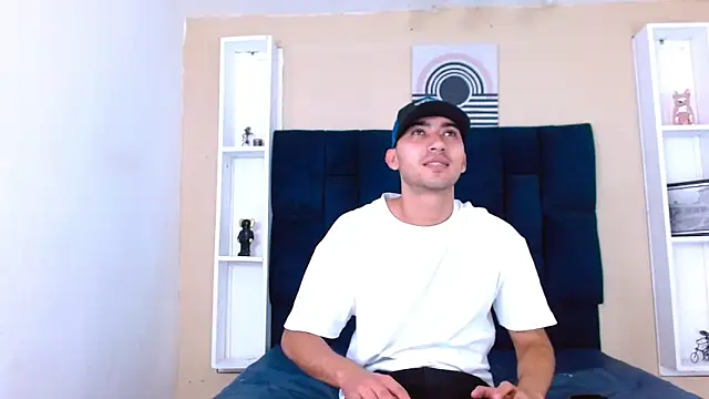 Liam crox online show from 01-10-25, 08:59