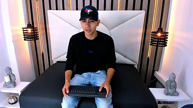 Liam crox online show from 03-03-25, 12:48