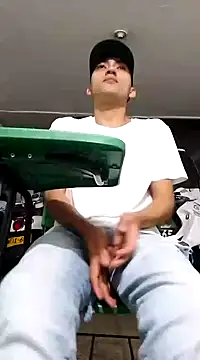 Liam crox online show from 03-17-25, 11:54