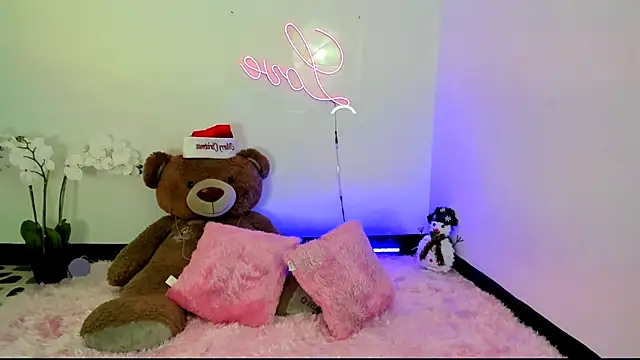 kendal scott1 online show from 12-18-24, 09:08