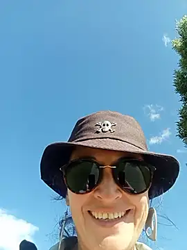 sophie banger online show from 10-02-25, 08:27