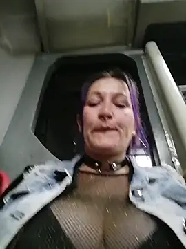 sophie banger online show from 04-21-26, 01:42