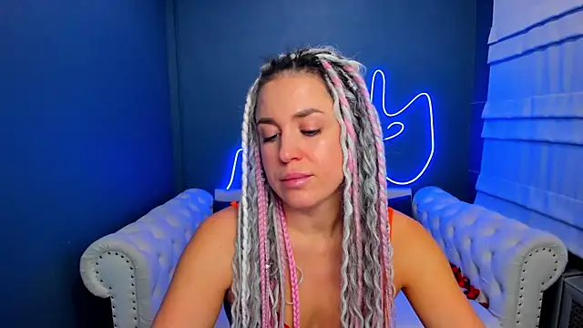 Snapshot of rock_n_roxy chatting on 12-03-25, 01:24 rock n roxy online show from 12-03-25, 01:24