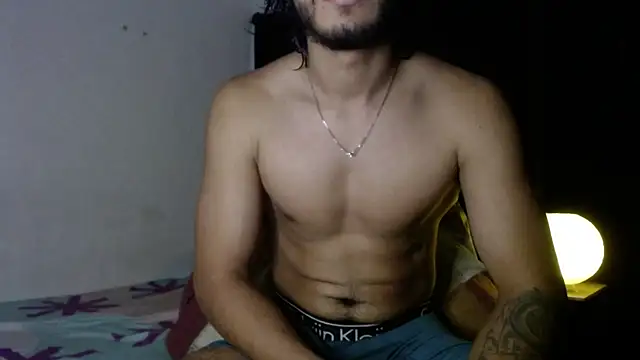 Snapshot of maxximus_100 chatting on 01-04-25, 08:17 maxximus 100 online show from 01-04-25, 08:17