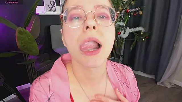 Snapshot of CassieCool chatting on 01-01-25, 08:58 CassieCool online show from 01-01-25, 08:58