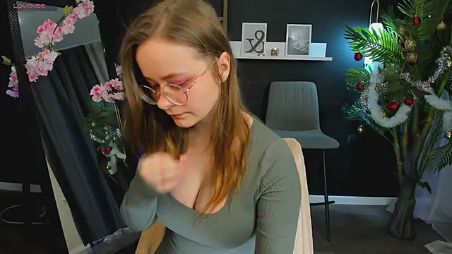 Snapshot of CassieCool chatting on 01-08-25, 09:12 CassieCool online show from 01-08-25, 09:12