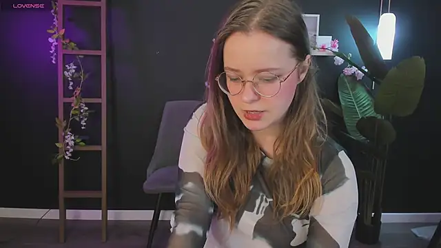 Snapshot of CassieCool chatting on 01-11-25, 08:43 CassieCool online show from 01-11-25, 08:43