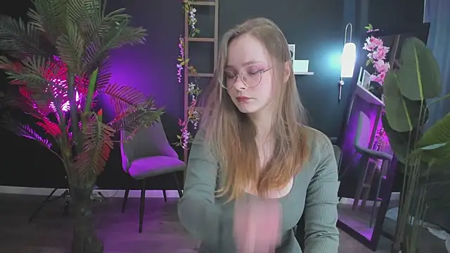 Snapshot of CassieCool chatting on 01-25-25, 12:06 CassieCool online show from 01-25-25, 12:06