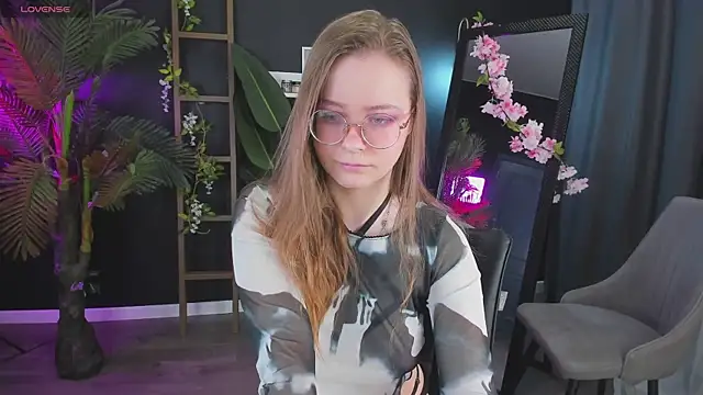 Snapshot of CassieCool chatting on 01-25-25, 09:57 CassieCool online show from 01-25-25, 09:57