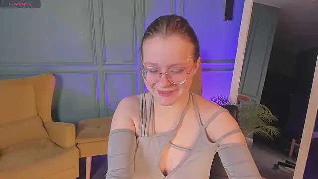 Snapshot of CassieCool chatting on 02-12-25, 09:33 CassieCool online show from 02-12-25, 09:33