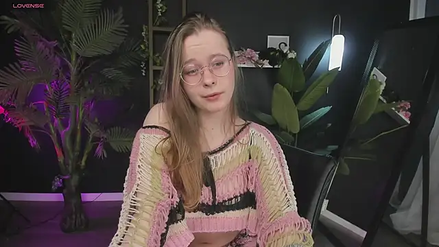 Snapshot of CassieCool chatting on 02-22-25, 08:31 CassieCool online show from 02-22-25, 08:31