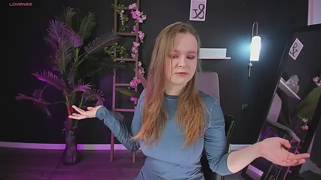 Snapshot of CassieCool chatting on 03-11-25, 09:15 CassieCool online show from 03-11-25, 09:15