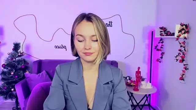 BritnieCute online show from 12-26-24, 05:58