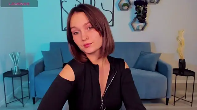 BritnieCute online show from 11-18-25, 05:01