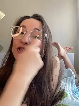 cutte dora online show from 03-17-25, 10:38