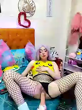 Snapshot of Yennastone chatting on 12-04-24, 08:07 Yennastone online show from 12-04-24, 08:07