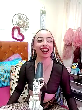 Snapshot of Yennastone chatting on 12-16-24, 02:16 Yennastone online show from 12-16-24, 02:16