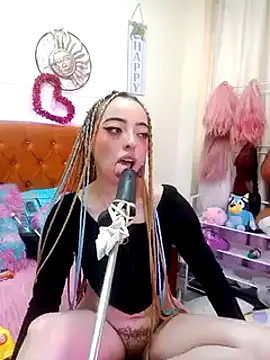 Snapshot of Yennastone chatting on 12-20-24, 09:17 Yennastone online show from 12-20-24, 09:17