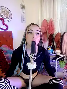 Snapshot of Yennastone chatting on 12-26-24, 09:37 Yennastone online show from 12-26-24, 09:37