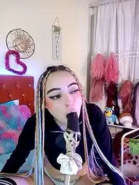 Snapshot of Yennastone chatting on 12-27-24, 03:42 Yennastone online show from 12-27-24, 03:42