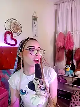 Snapshot of Yennastone chatting on 12-28-24, 05:44 Yennastone online show from 12-28-24, 05:44