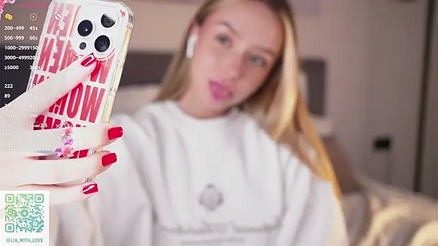 HollisBeckett online show from 10-14-25, 03:07