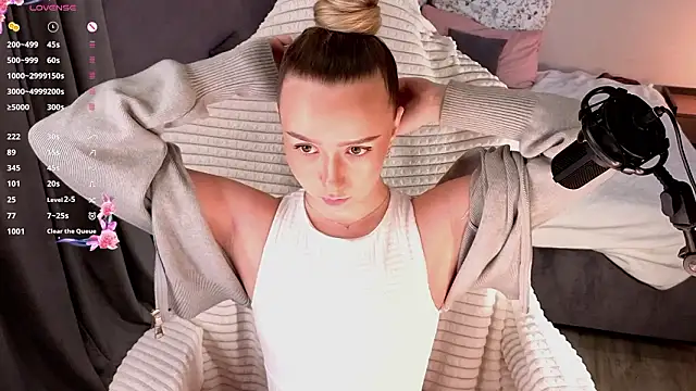 HollisBeckett online show from 03-01-26, 03:08