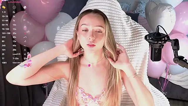 HollisBeckett online show from 03-06-26, 01:24