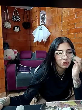 Raven  purple online show from 03-09-25, 05:44