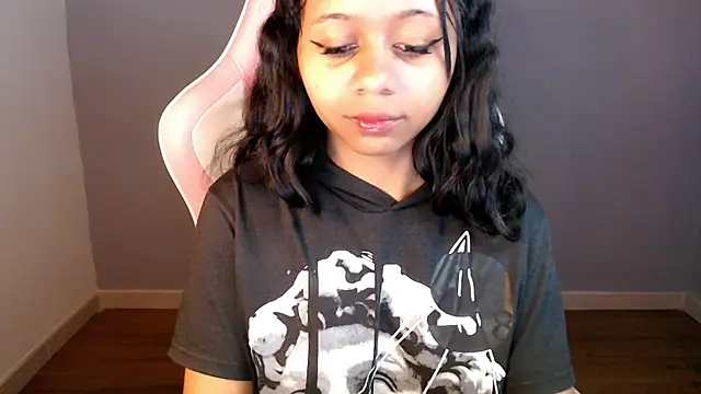 Snapshot of Natasha_mh2 chatting on 01-25-25, 02:04 Natasha mh2 online show from 01-25-25, 02:04