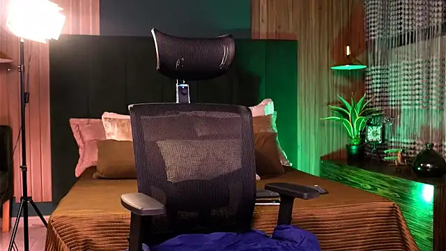 LeoSalvatore  online show from 03-14-25, 03:59