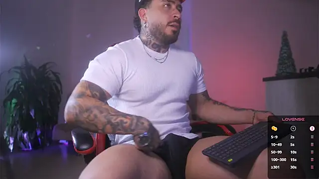 LeoSalvatore  online show from 04-10-26, 01:33