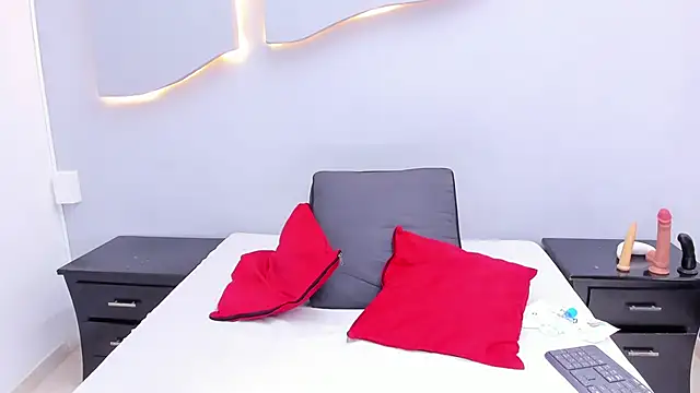 CarlieLyn online show from 04-23-26, 03:08