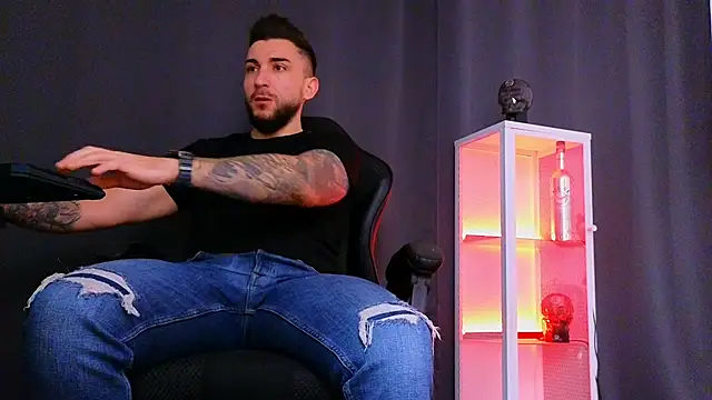 MightyAaron66 online show from 02-16-25, 07:48