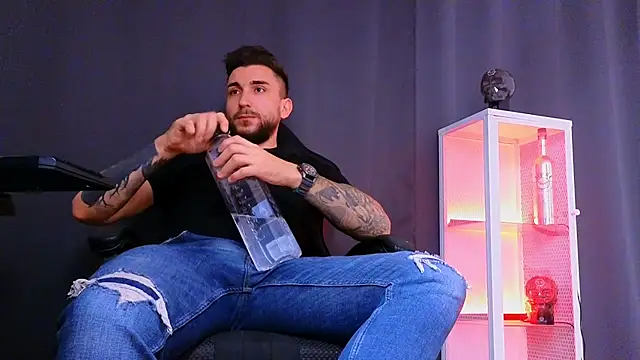 MightyAaron66 online show from 03-04-25, 05:42