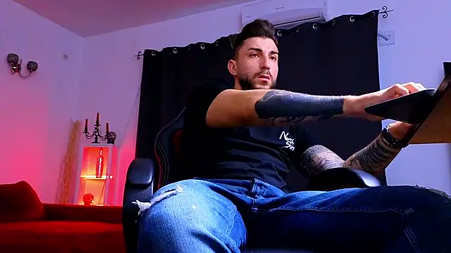 MightyAaron66 online show from 09-22-25, 04:03