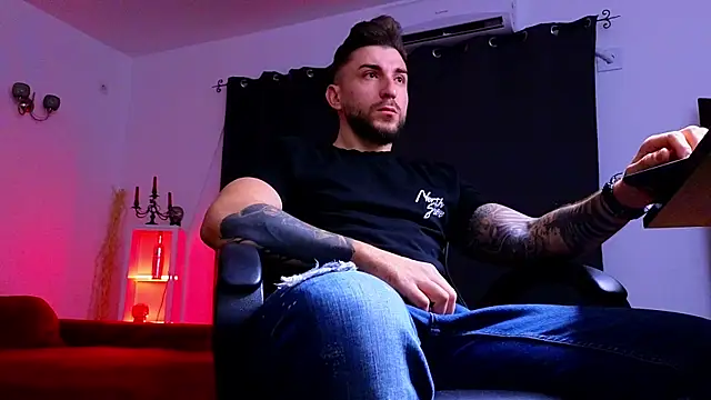 MightyAaron66 online show from 09-29-25, 02:38