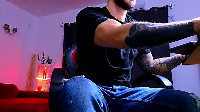 MightyAaron66 online show from 10-17-25, 02:48