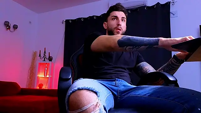 MightyAaron66 online show from 11-19-25, 04:01