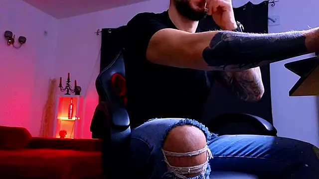 MightyAaron66 online show from 11-23-25, 04:12