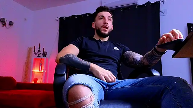 MightyAaron66 online show from 11-30-25, 04:49