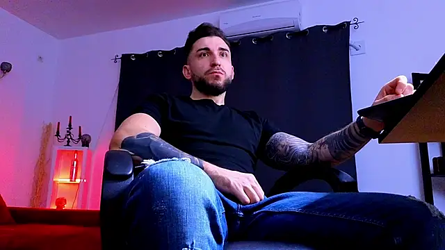 MightyAaron66 online show from 02-06-26, 03:55