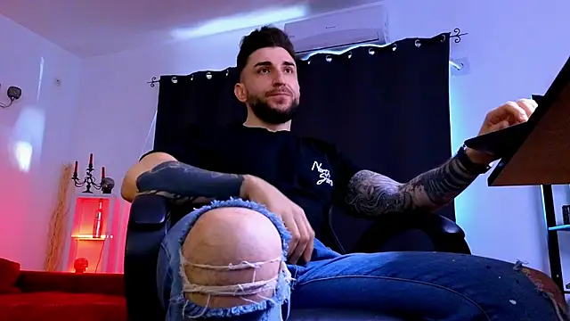 MightyAaron66 online show from 04-09-26, 05:07