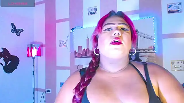 Snapshot of OpraxBellinda chatting on 10-07-25, 02:31 OpraxBellinda online show from 10-07-25, 02:31