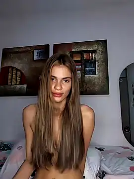 cuteluci  online show from 12-31-24, 03:53