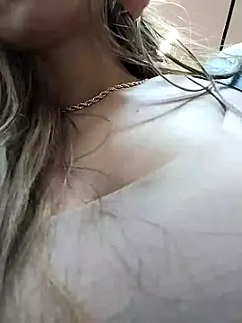 cuteluci  online show from 01-01-25, 09:52