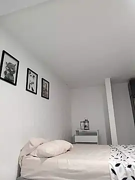 cuteluci  online show from 02-09-25, 03:23