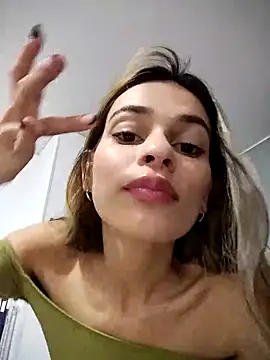 cuteluci  online show from 03-07-25, 10:45